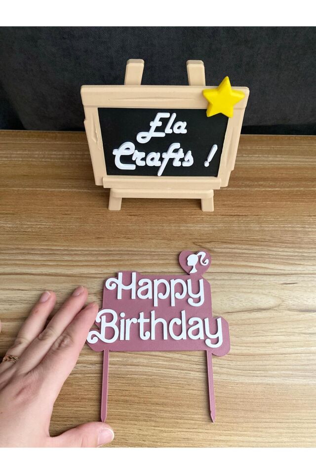 3D Barbie Figürlü “Happy Birthday” Pasta Süsü – Doğum Günü Parti Dekoru, Özel Tasarım