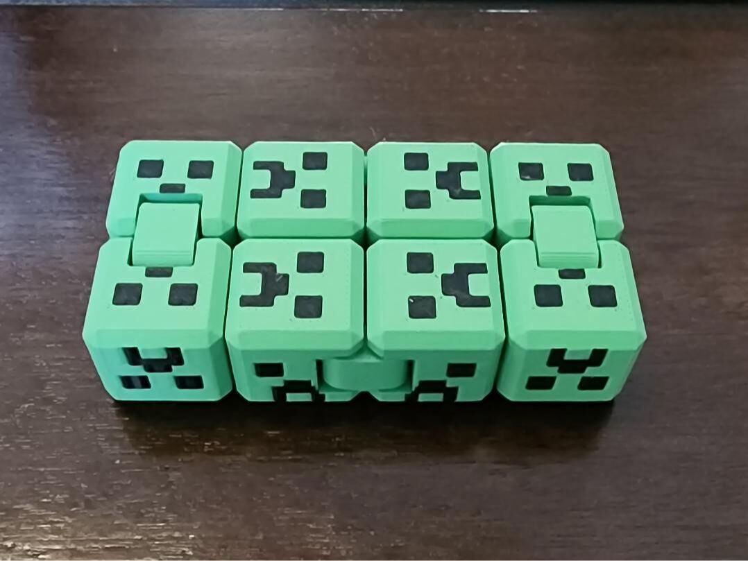 Pikselli Temalı Sonsuz Küp Fidget Infinity Cube (Çift Renkli Oyuncak)- 3D Baskı