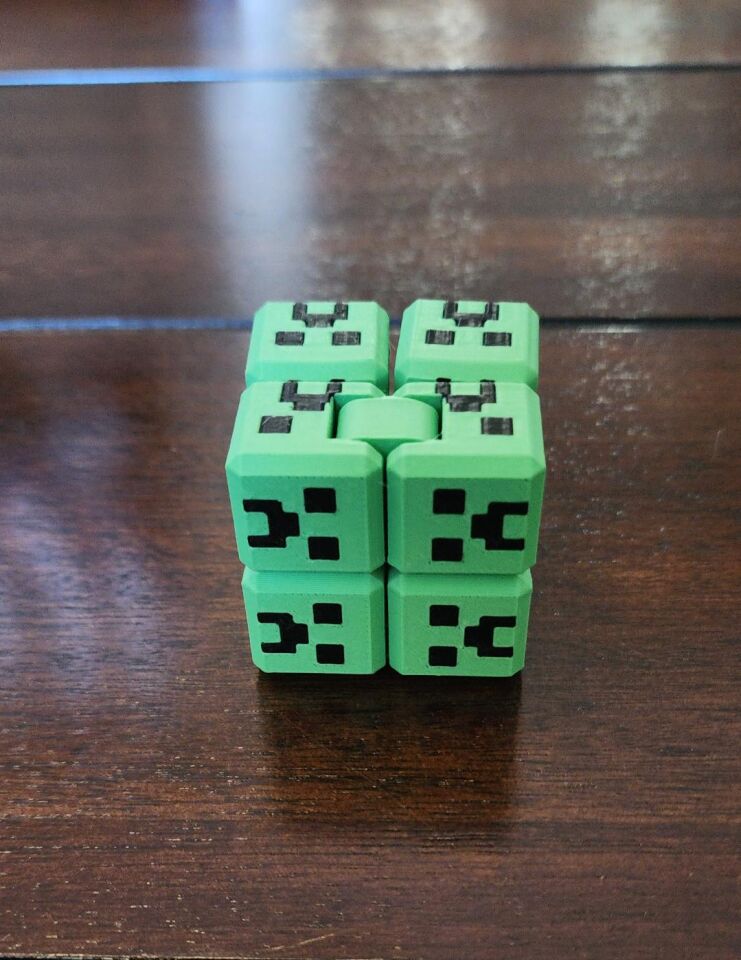 Pikselli Temalı Sonsuz Küp Fidget Infinity Cube (Çift Renkli Oyuncak)- 3D Baskı