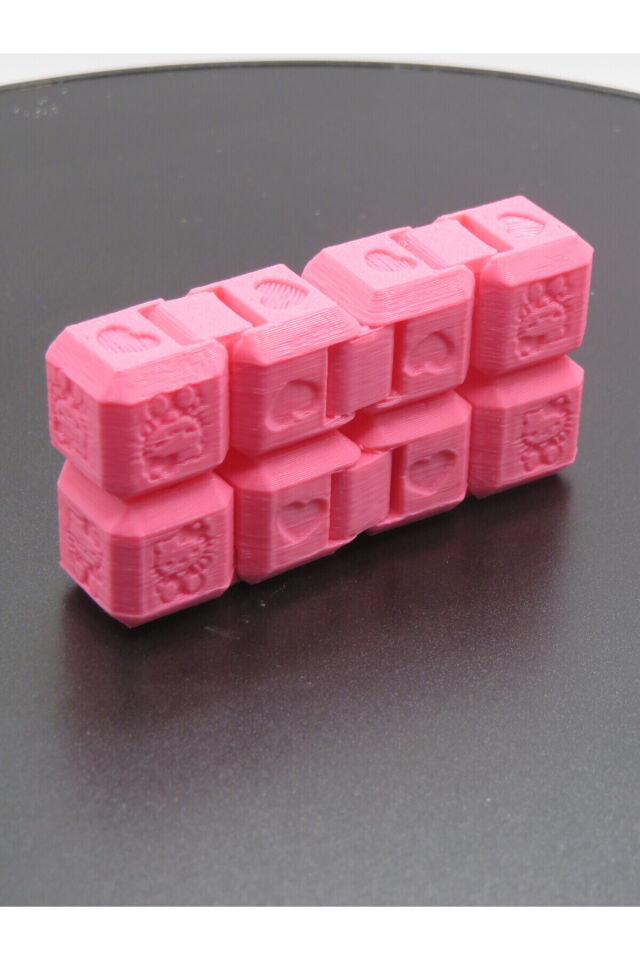 Hello Kitty'li 3D Stres Küpü - Sevimli Parmak Oyuncağı | Pembe Özel Tasarım