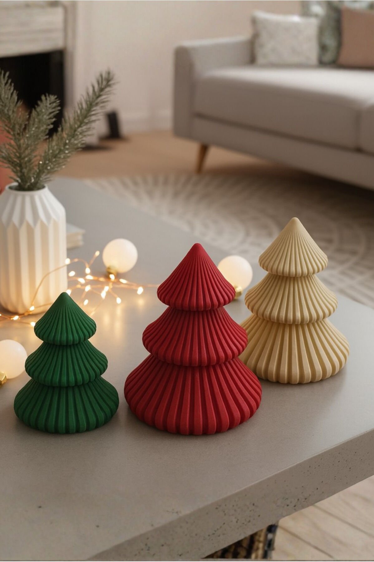 3’lü Set Yılbaşı Dekoratif Ağaç – Kırmızı Yeşil Bej Masaüstü Süs