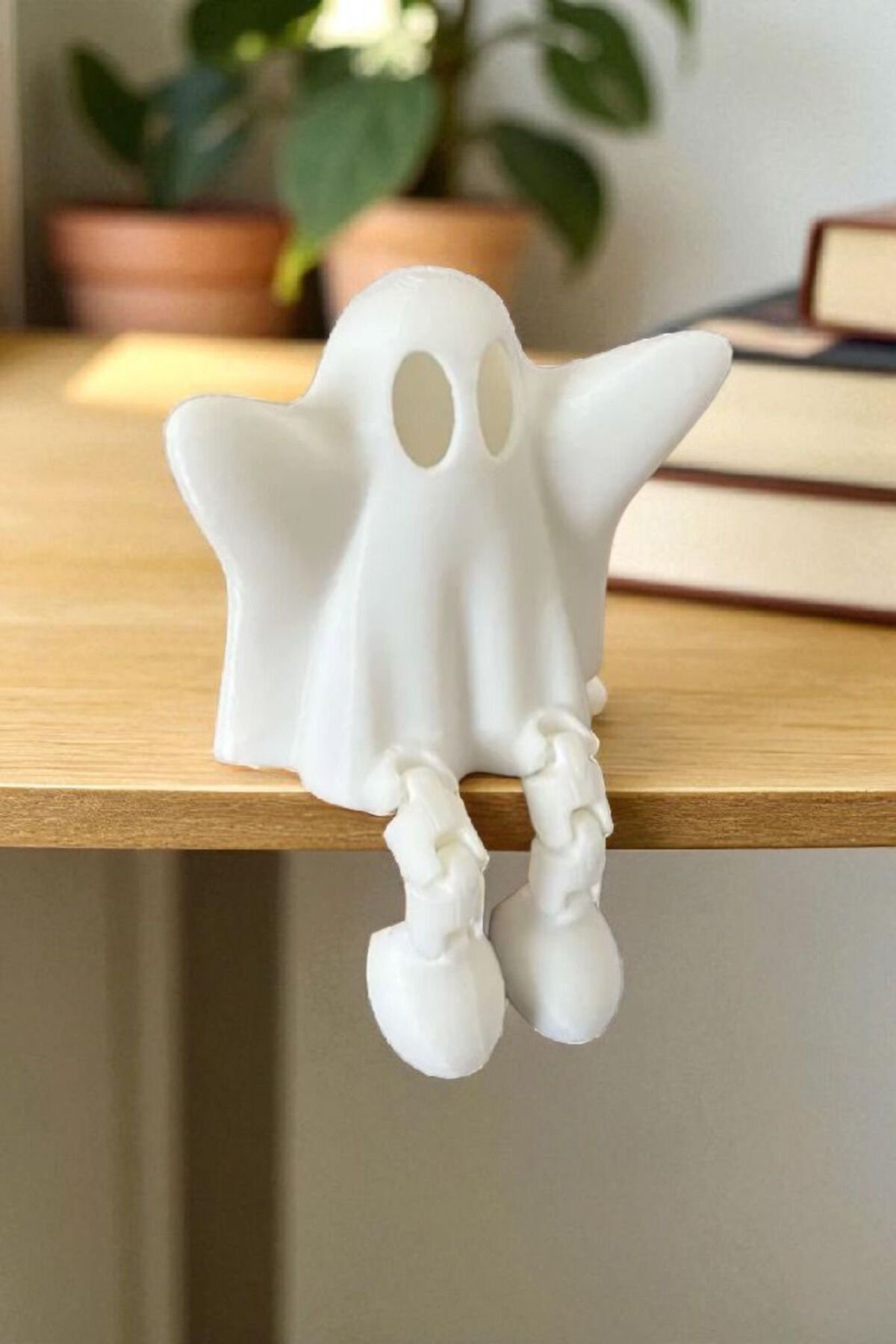 Dekoratif Oturan Hayalet Biblo – Masa ve Raf Süsü 3D