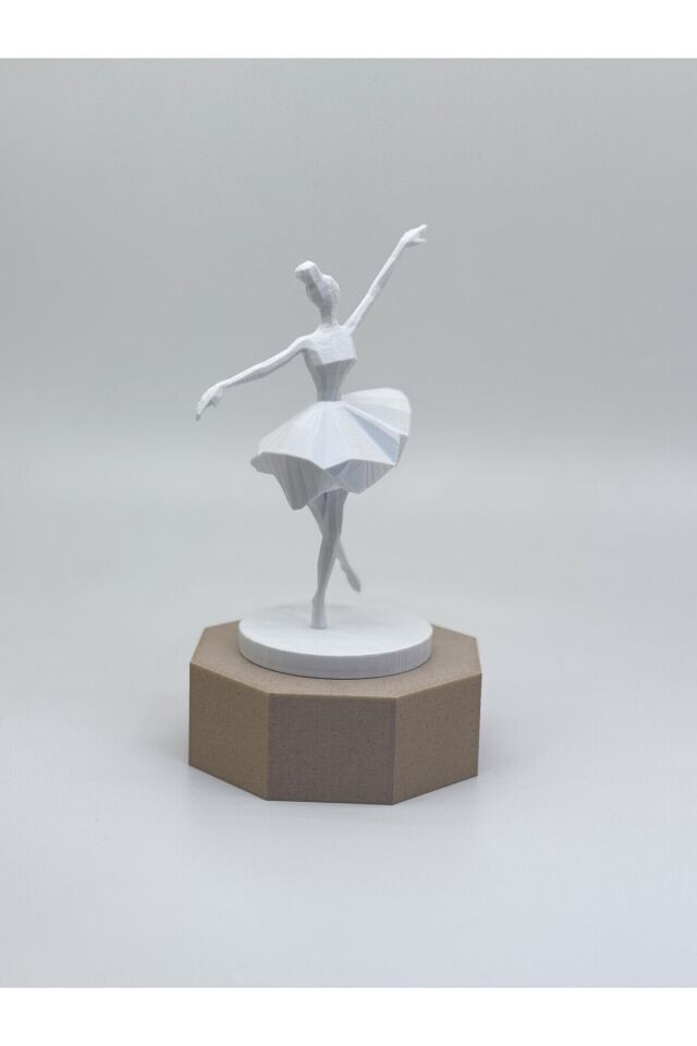 Iskandinav Tarzı Balerin Figürü